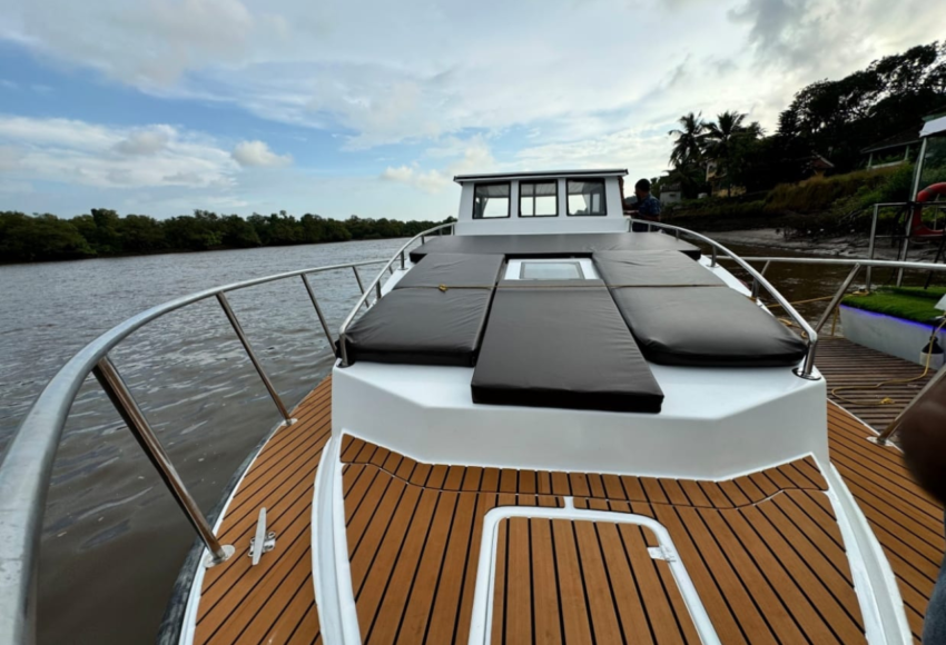 Dezire Yacht Goa 5